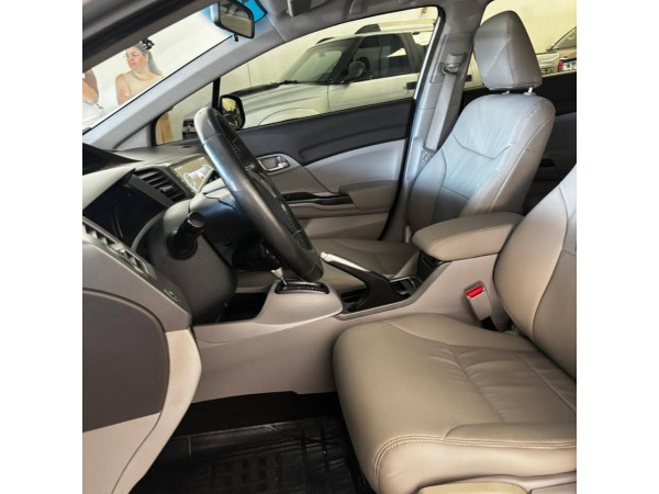 HONDA Civic 1.8 16V 4P LXS