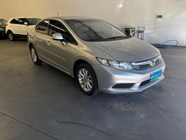 HONDA Civic 1.8 16V 4P LXS