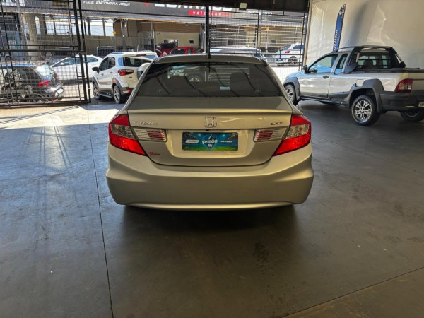 HONDA Civic 1.8 16V 4P LXS