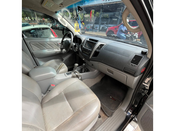 TOYOTA Hilux Caminhonete 3.0 4P SRV DIESEL CABINE DUPLA