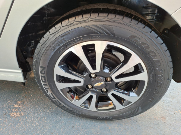 CHEVROLET Onix Hatch 1.0 4P FLEX LT