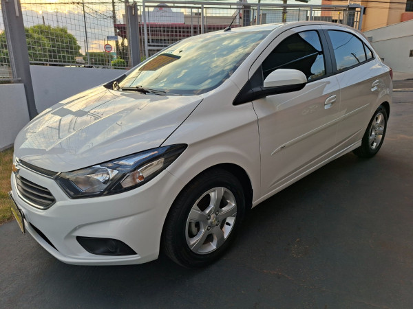 CHEVROLET Onix Hatch 1.4 4P FLEX LT