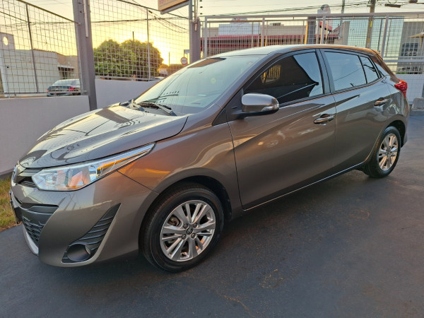 TOYOTA Yaris Hatch 1.3 16V 4P FLEX XL PLUS TECH MULTIDRIVE AUTOMÁTICO CVT