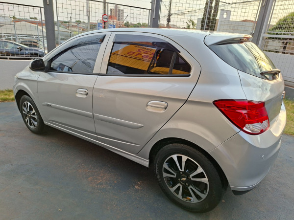 CHEVROLET Onix Hatch 1.0 4P FLEX LT