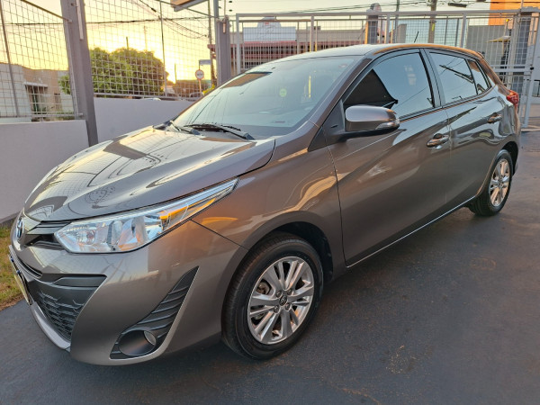 TOYOTA Yaris Hatch 1.3 16V 4P FLEX XL PLUS TECH MULTIDRIVE AUTOMÁTICO CVT