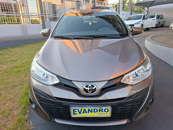 TOYOTA Yaris Hatch 1.3 16V 4P FLEX XL PLUS TECH MULTIDRIVE AUTOMÁTICO CVT