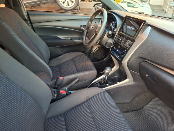 TOYOTA Yaris Hatch 1.3 16V 4P FLEX XL PLUS TECH MULTIDRIVE AUTOMÁTICO CVT
