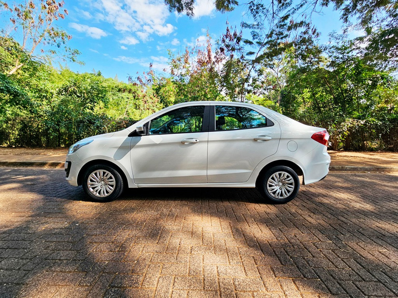 KA 1.5 TIVCT SE SEDAN