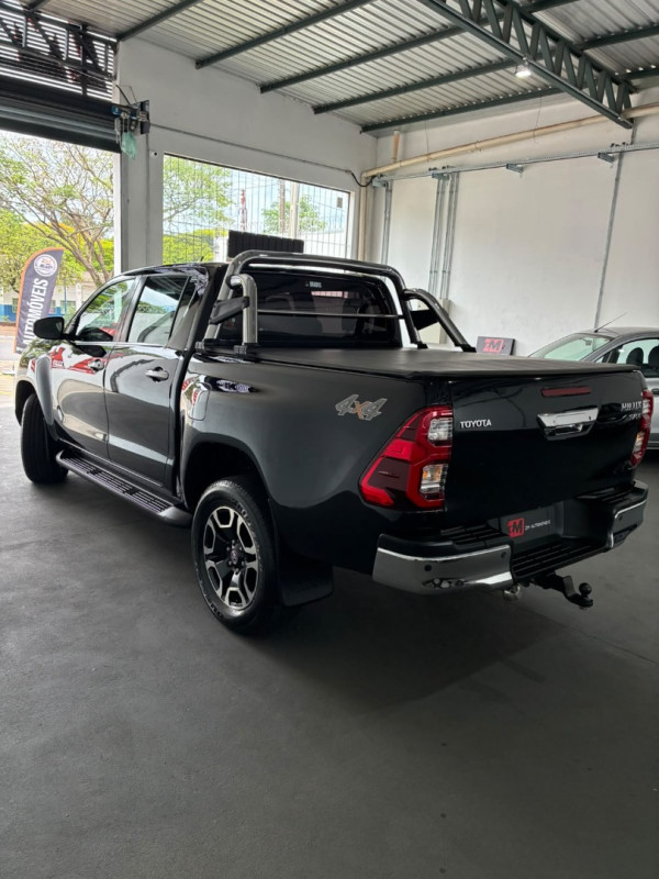 TOYOTA Hilux Caminhonete 2.8 16V 4P SRX DIESEL CABINE DUPLA