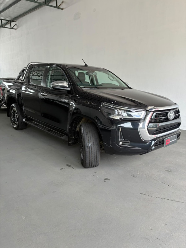 TOYOTA Hilux Caminhonete 2.8 16V 4P SRX DIESEL CABINE DUPLA