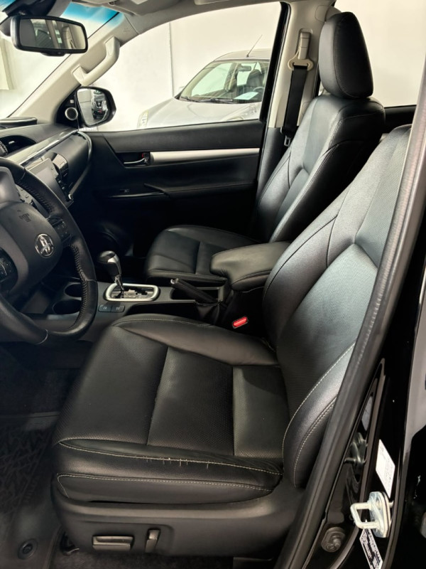 TOYOTA Hilux Caminhonete 2.8 16V 4P SRX DIESEL CABINE DUPLA