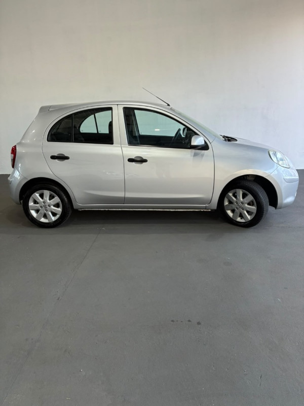 NISSAN March 1.0 12V 4P S FLEX