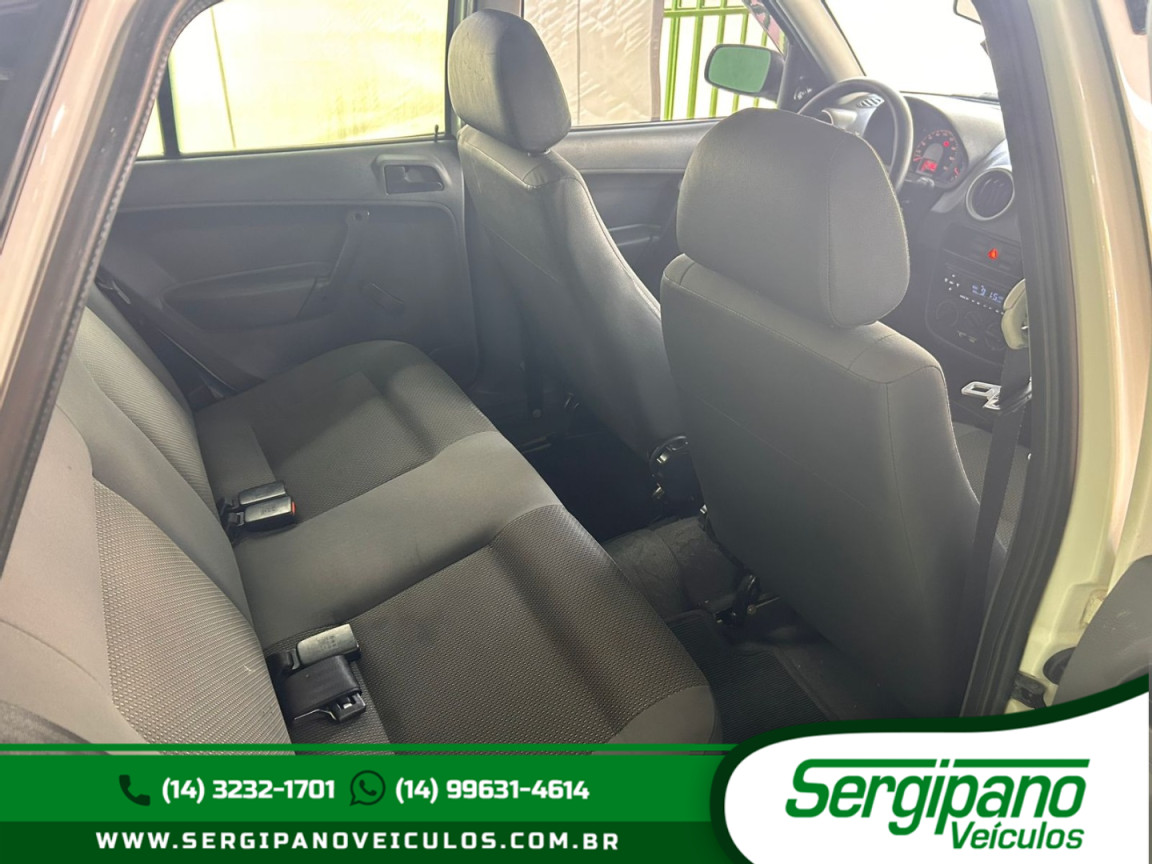 VOLKSWAGEN Gol 1.0 4P G4 FLEX