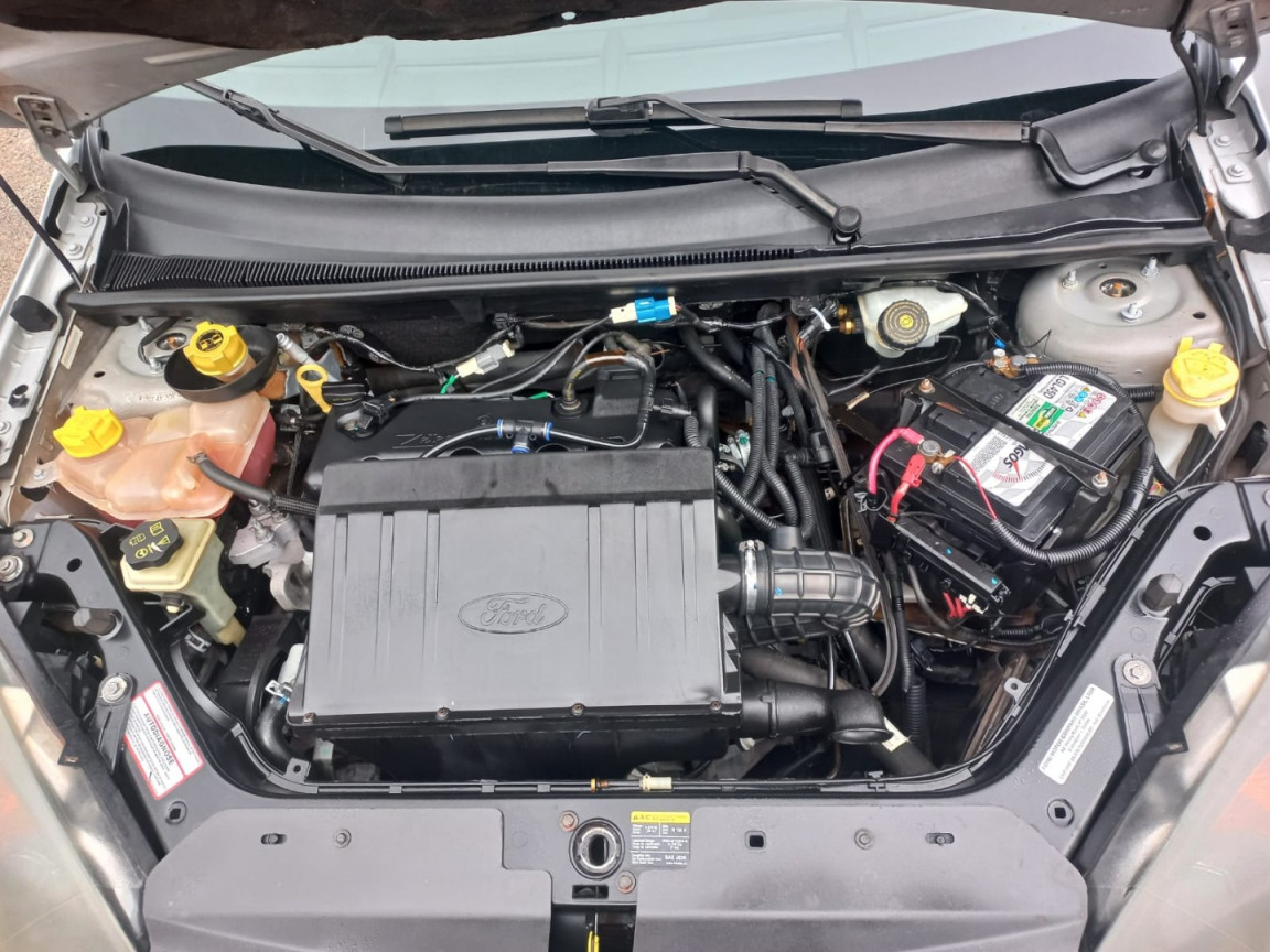 FORD Fiesta Hatch 1.6 4P FLEX