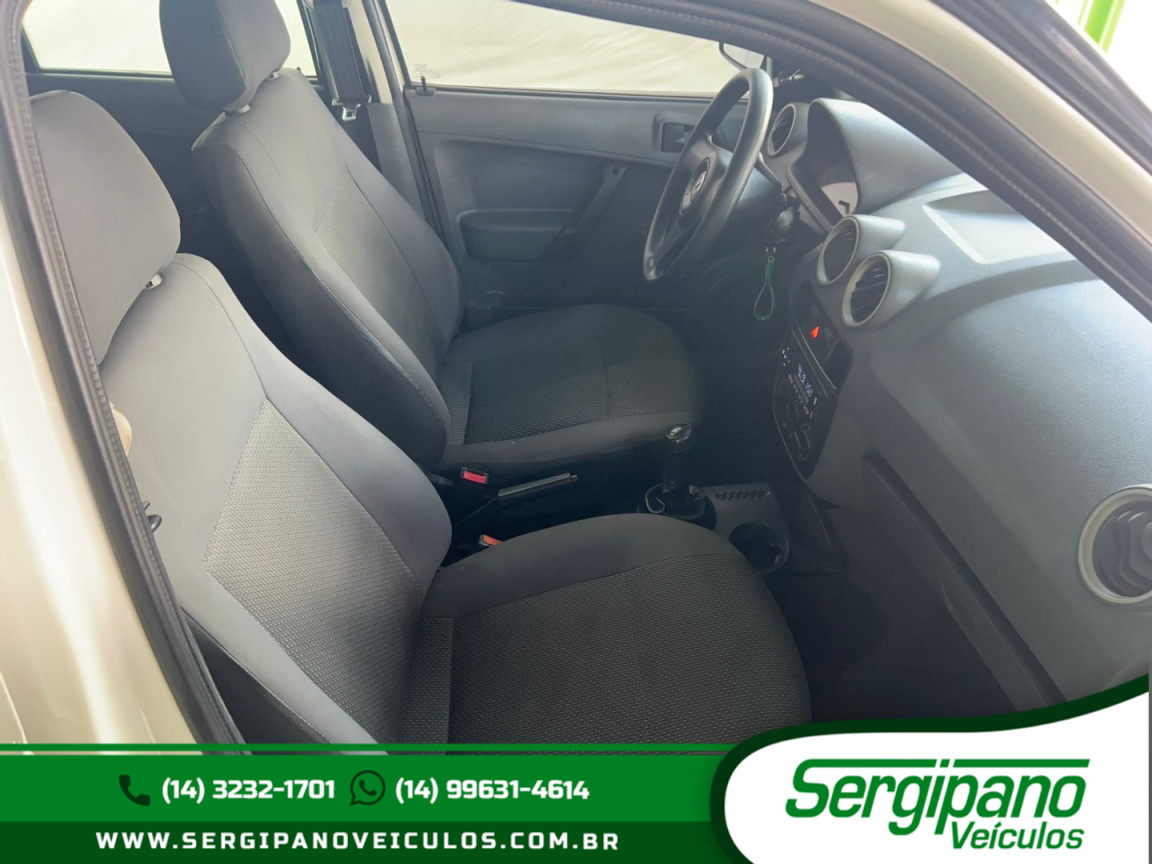 VOLKSWAGEN Gol 1.0 4P G4 FLEX