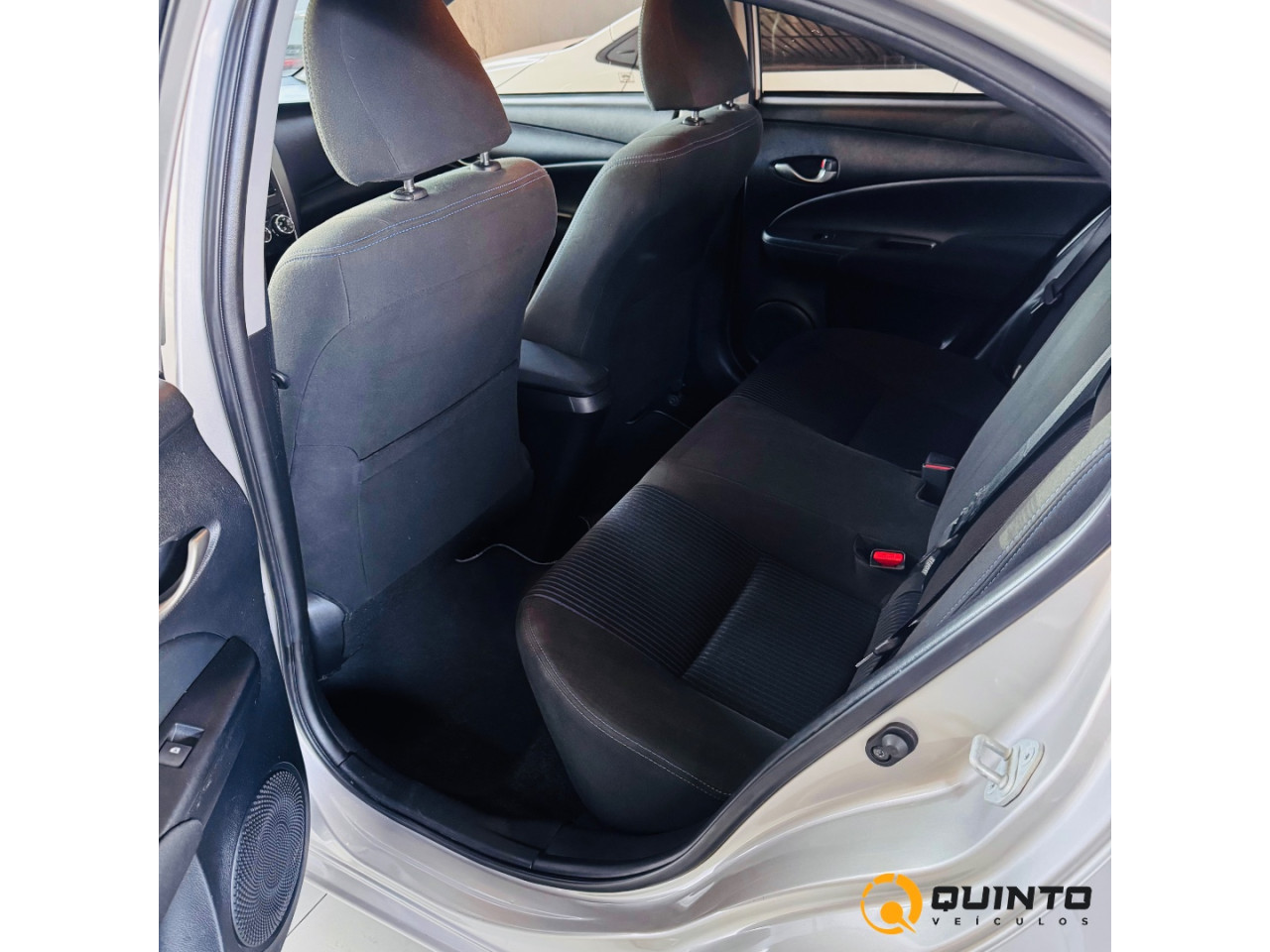 Yaris Sedan 1.5 16V 4P FLEX XL MULTIDRIVE AUTOMÁTICO CVT