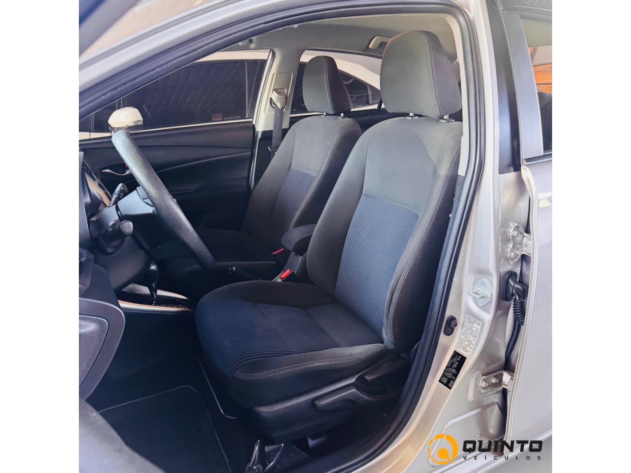 Yaris Sedan 1.5 16V 4P FLEX XL MULTIDRIVE AUTOMÁTICO CVT