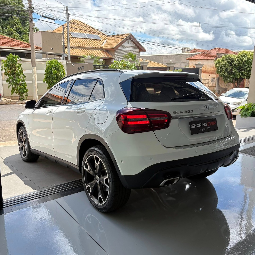 MERCEDES-BENZ GLA 200 1.6 16V 4P FLEX CGI NIGHT TURBO AUTOMÁTICO