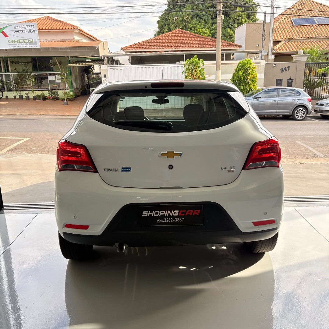 CHEVROLET Onix Hatch 1.4 4P FLEX LT