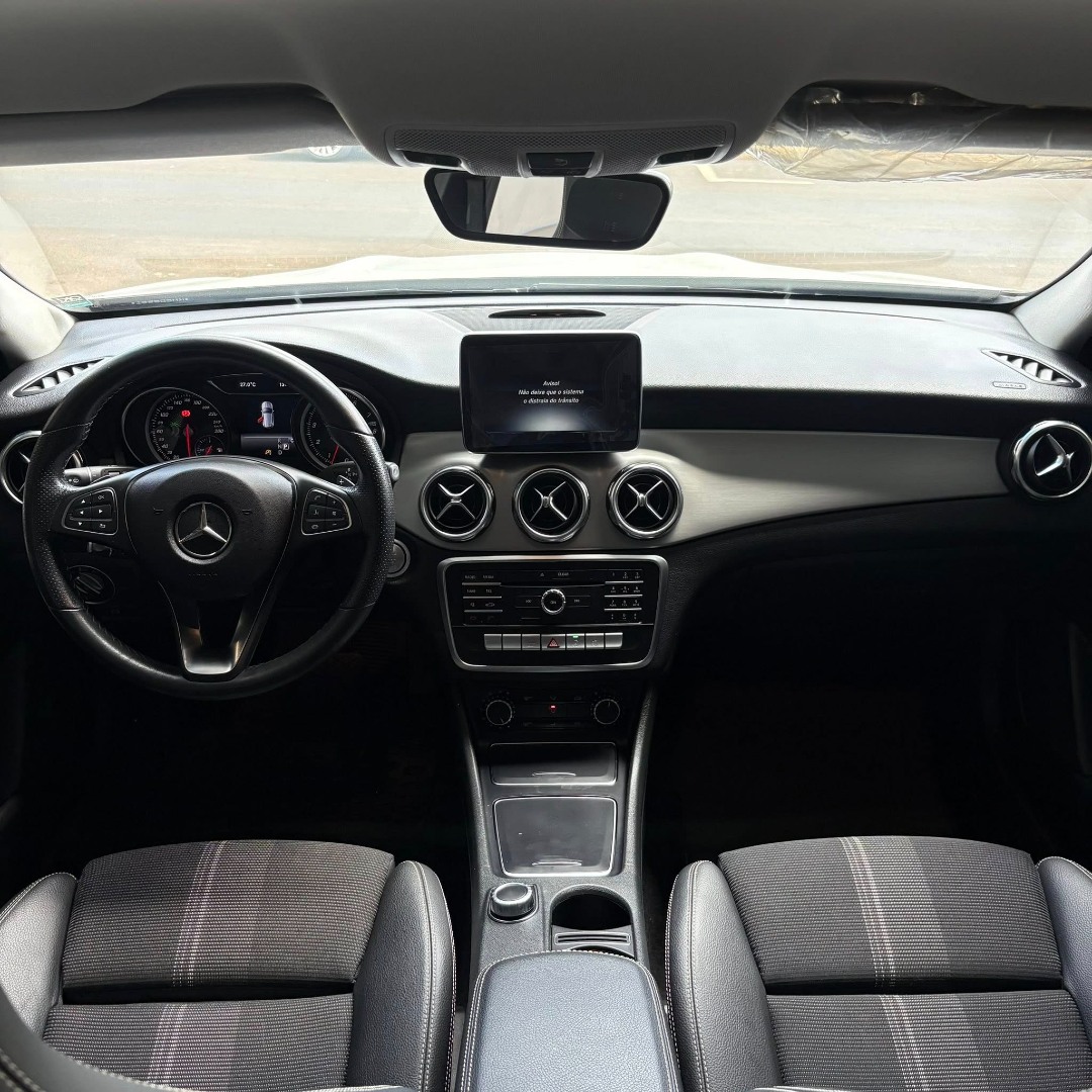 MERCEDES-BENZ GLA 200 1.6 16V 4P FLEX CGI NIGHT TURBO AUTOMÁTICO