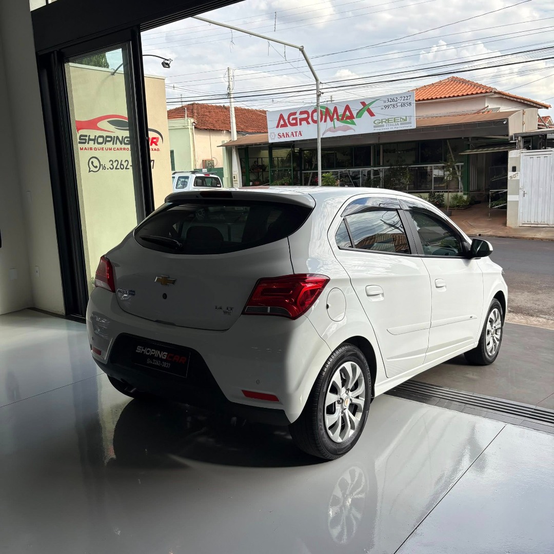 CHEVROLET Onix Hatch 1.4 4P FLEX LT