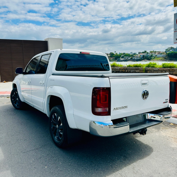 VOLKSWAGEN Amarok 3.0 V6 CABINE DUPLA HIGHLINE 4X4 TURBO INTERCOOLER AUTOMÁTICO