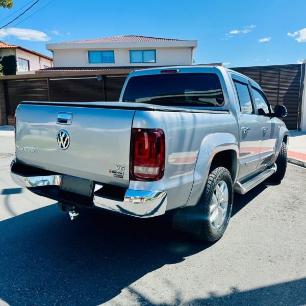 VOLKSWAGEN Amarok 3.0 V6 CABINE DUPLA HIGHLINE 4X4 TURBO INTERCOOLER AUTOMÁTICO