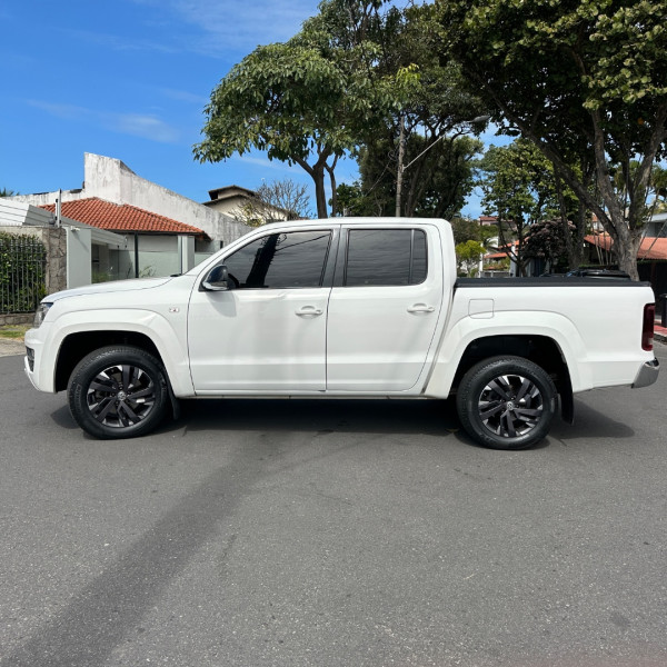 VOLKSWAGEN Amarok 3.0 V6 CABINE DUPLA HIGHLINE 4X4 TURBO INTERCOOLER AUTOMÁTICO