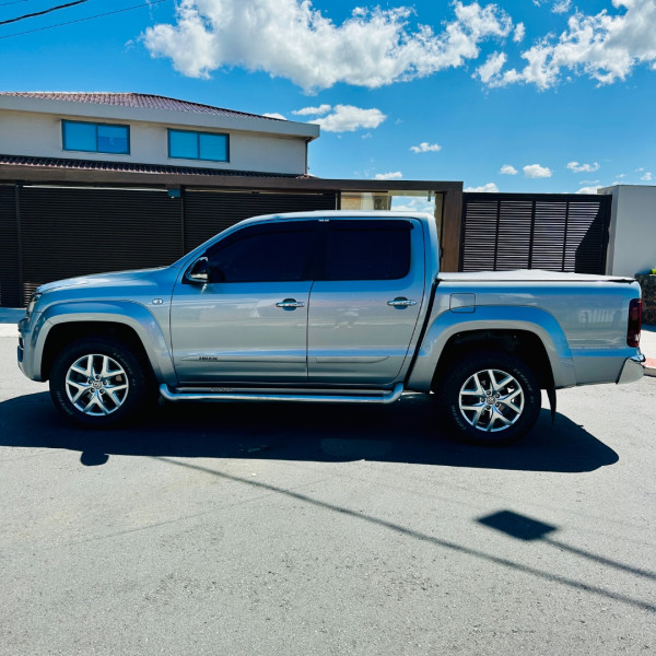 VOLKSWAGEN Amarok 3.0 V6 CABINE DUPLA HIGHLINE 4X4 TURBO INTERCOOLER AUTOMÁTICO