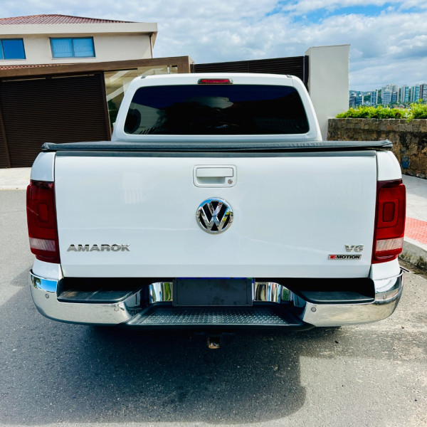 VOLKSWAGEN Amarok 3.0 V6 CABINE DUPLA HIGHLINE 4X4 TURBO INTERCOOLER AUTOMÁTICO