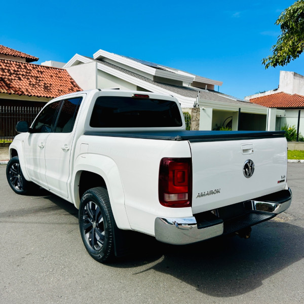 VOLKSWAGEN Amarok 3.0 V6 CABINE DUPLA HIGHLINE 4X4 TURBO INTERCOOLER AUTOMÁTICO