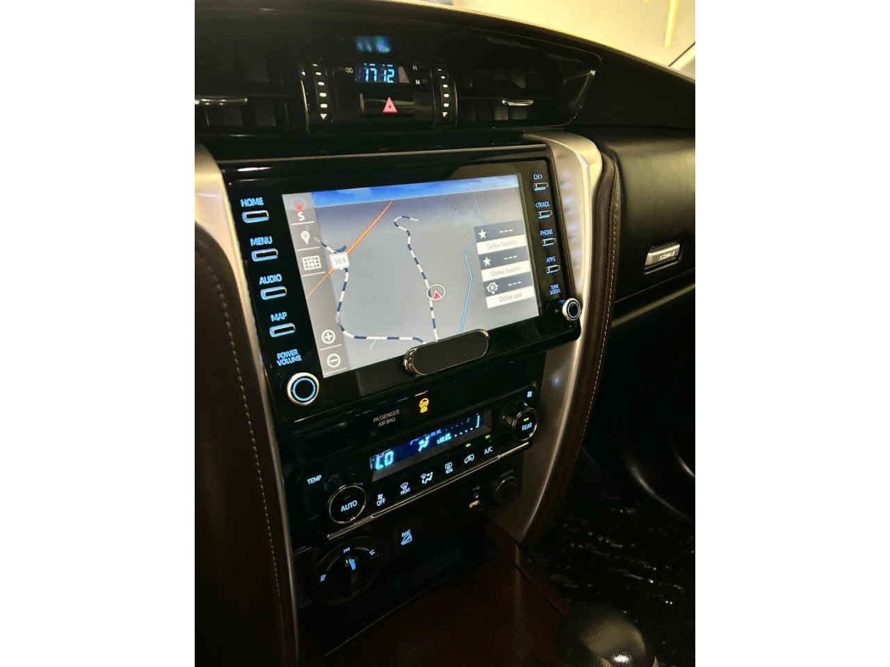 Hilux SW4 2.8 4P SRX 4X4 7 LUGARES TURBO DIESEL AUTOMÁTICO