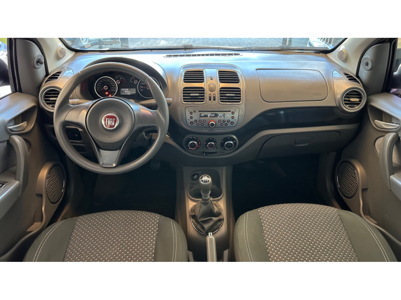 Grand Siena 1.6 16V 4P ESSENCE FLEX