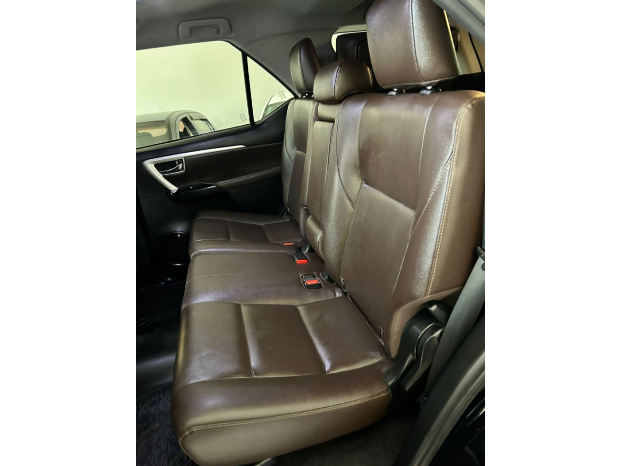 Hilux SW4 2.8 4P SRX 4X4 7 LUGARES TURBO DIESEL AUTOMÁTICO