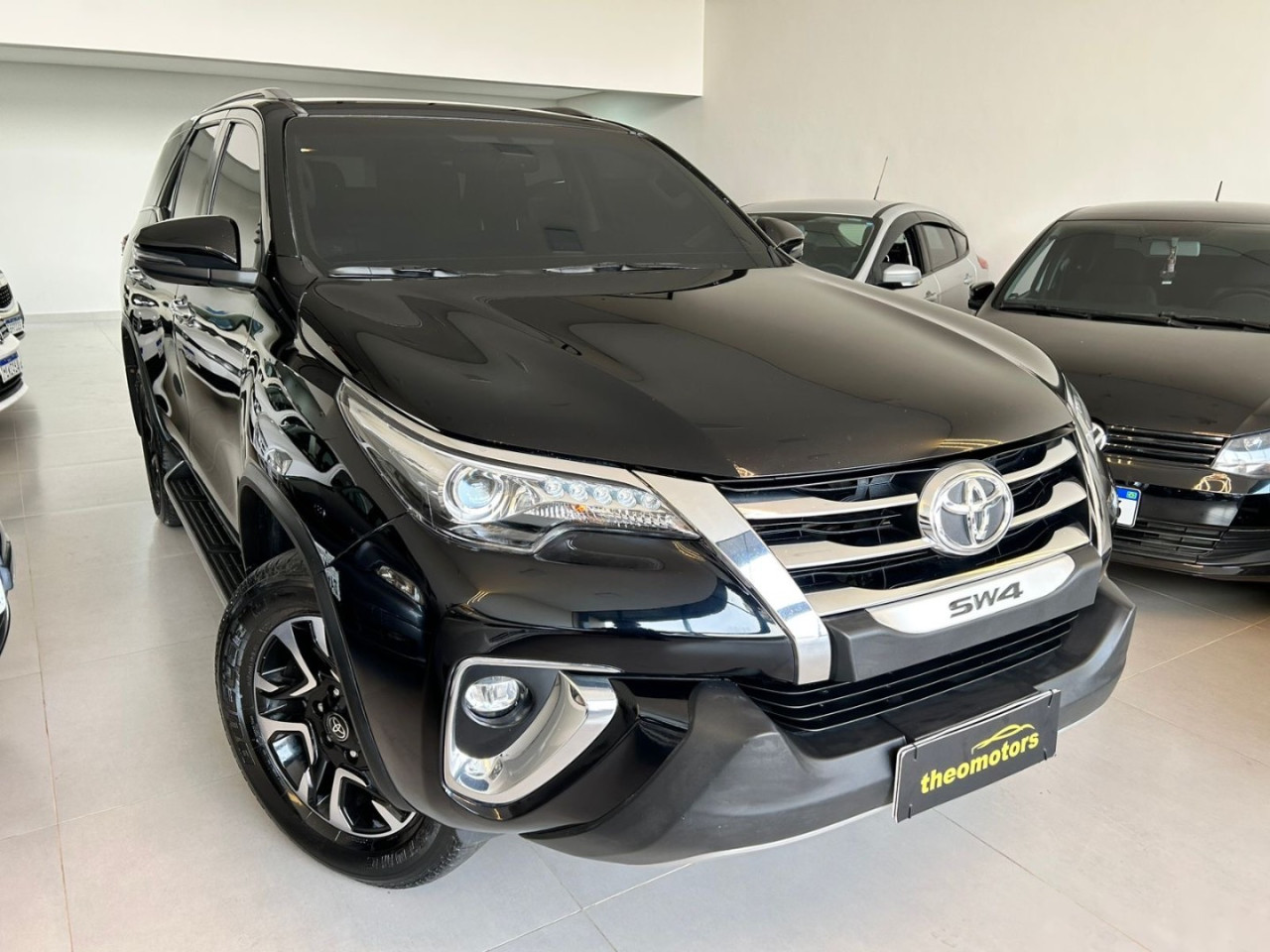 Hilux SW4 2.8 4P SRX 4X4 7 LUGARES TURBO DIESEL AUTOMÁTICO