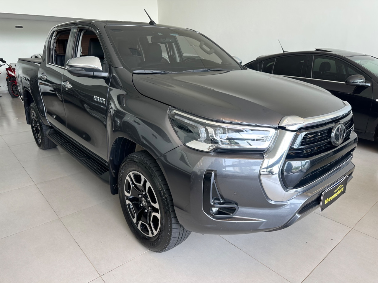 Hilux Caminhonete 2.8 16V SRX 4X4 DIESEL CABINE DUPLA AUTOMÁTICO