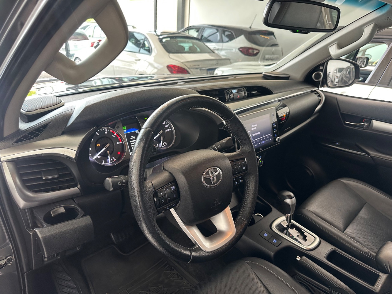 Hilux Caminhonete 2.8 16V SRX 4X4 DIESEL CABINE DUPLA AUTOMÁTICO