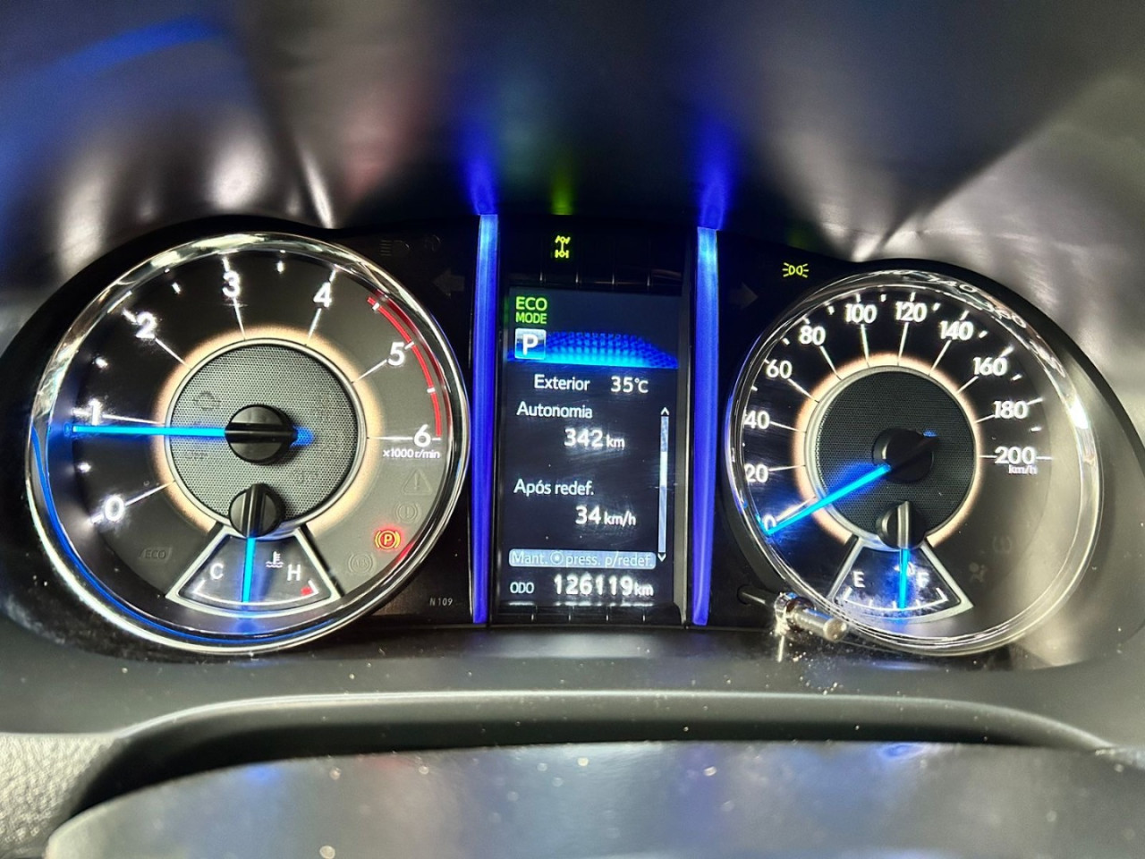Hilux SW4 2.8 4P SRX 4X4 7 LUGARES TURBO DIESEL AUTOMÁTICO