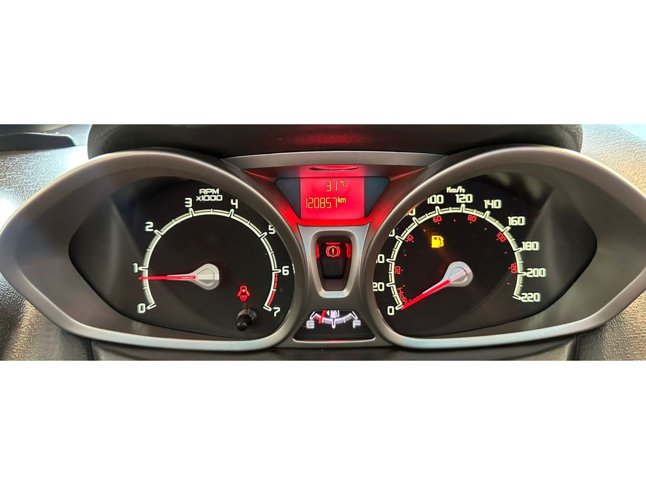 FORD Fiesta Sedan 1.6 4P SE FLEX