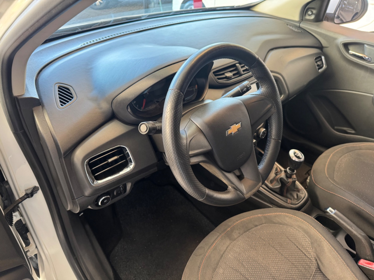 CHEVROLET Onix Hatch 1.0 4P FLEX LT