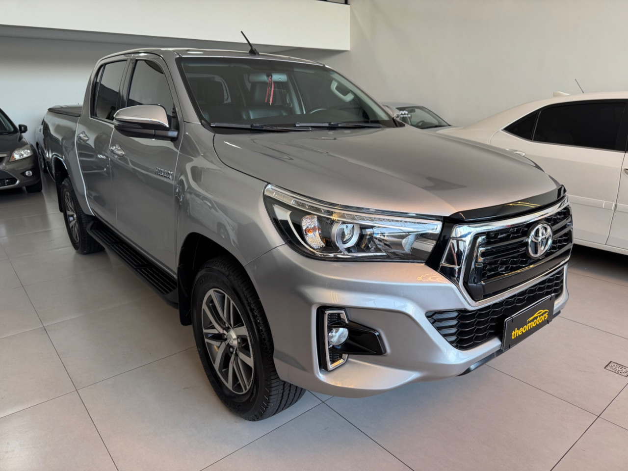 Hilux Caminhonete 2.8 16V SRV 4X4 DIESEL CABINE DUPLA AUTOMÁTICO