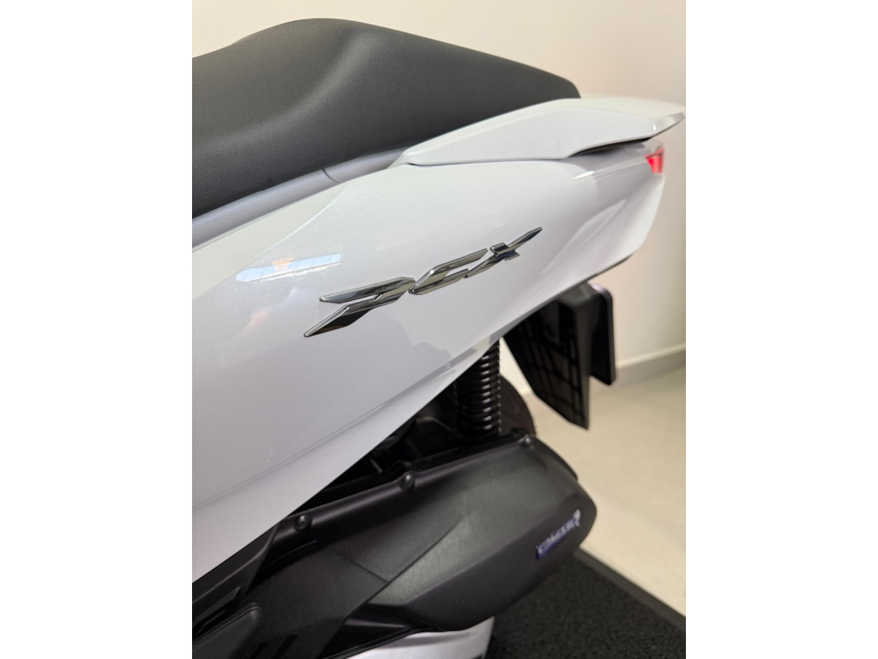 PCX 160 DLX ABS