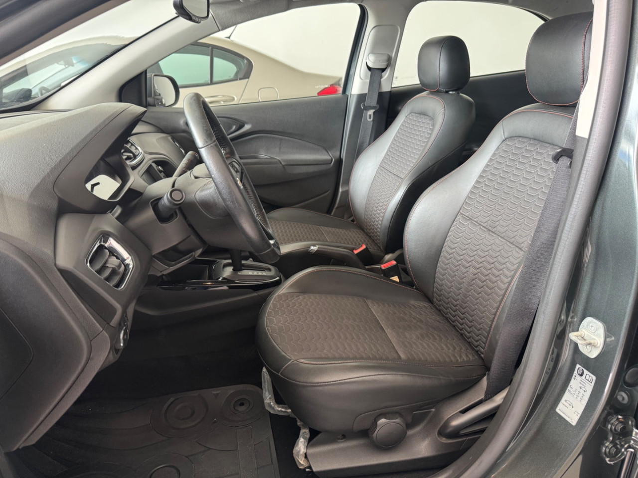 CHEVROLET Onix Hatch 1.4 4P FLEX LTZ AUTOMÁTICO