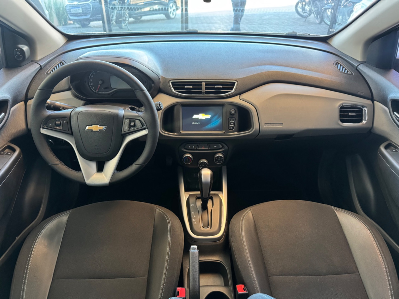 Onix Hatch 1.4 4P FLEX LT AUTOMÁTICO
