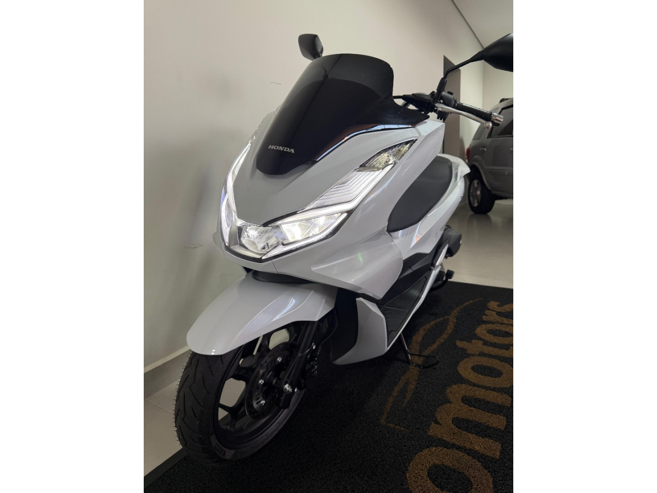 PCX 160 DLX ABS