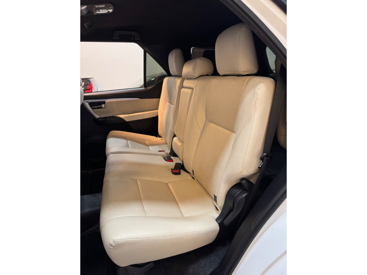 Hilux SW4 2.8 4P SRX 4X4 DIAMOND 7 LUGARES TURBO DIESEL AUTOMÁTICO