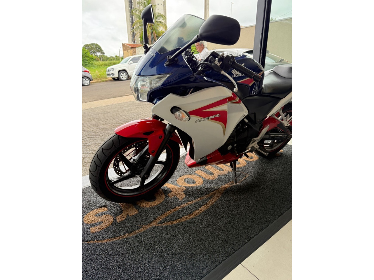 CBR 250 R