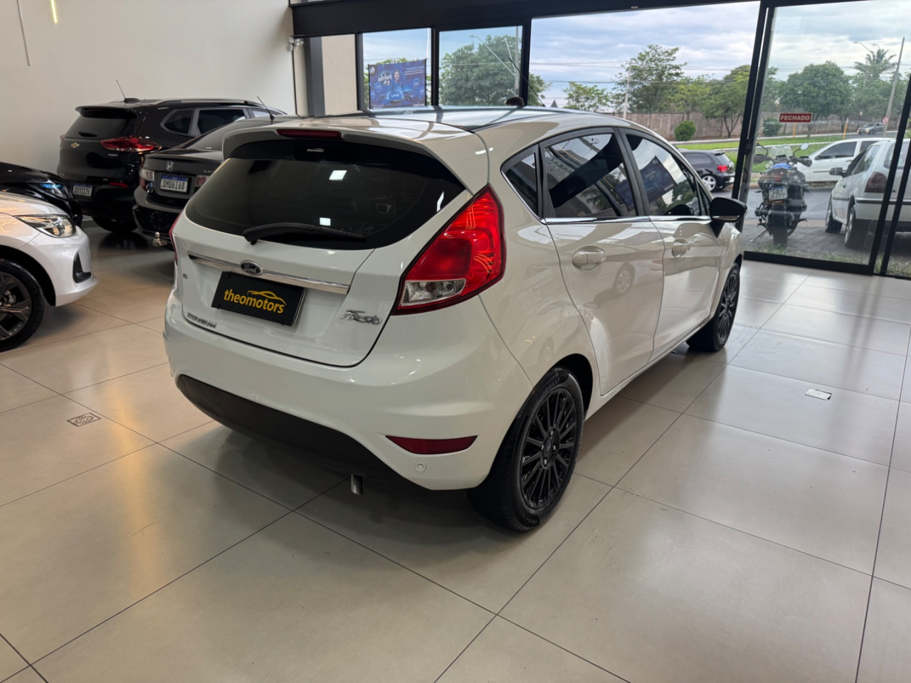 FORD Fiesta Hatch 1.6 16V 4P FLEX TITANIUM POWERSHIFT AUTOMÁTICO