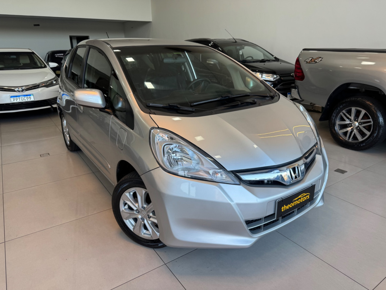 Fit 1.4 16V 4P LX FLEX