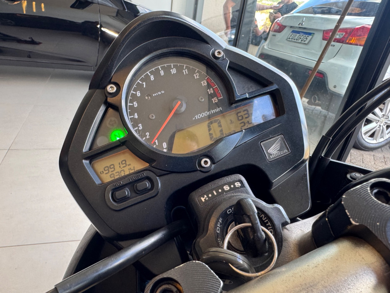 CB 600 F HORNET SEM ABS